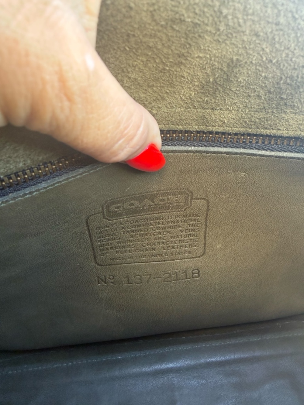 Share Vintage Coach USA Putty Olive Leather Crossbody Bag 1970s 80s - Picture 12 of 12